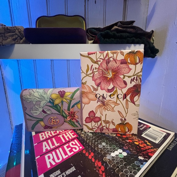 Gucci Handbags - Gucci limited edition Japan exclusive wallet